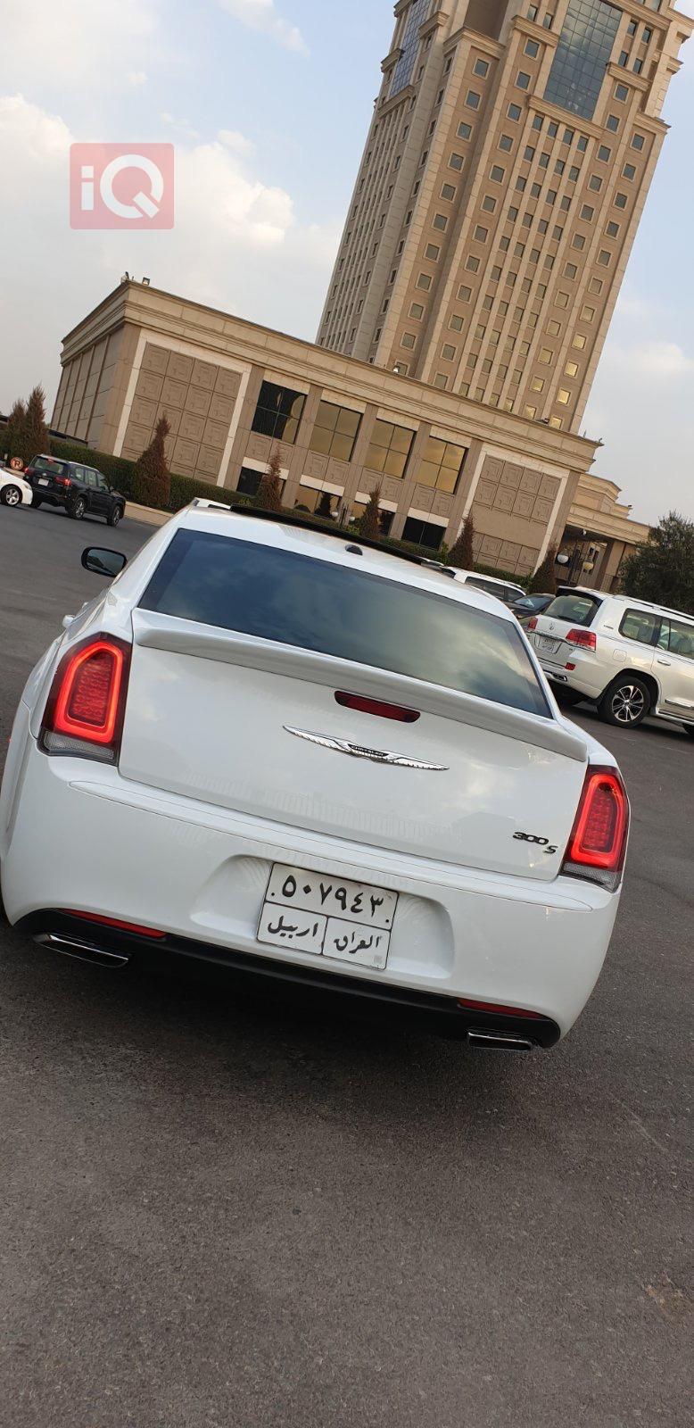 کرایسلەر 300